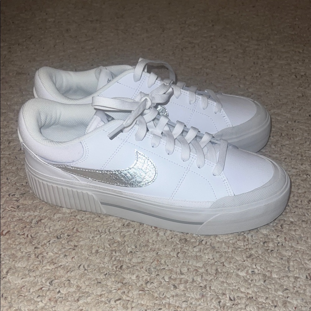 Nike Women's White and Silver Sneakers
